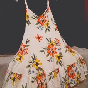 Old Navy beautiful dress. It's an XL.